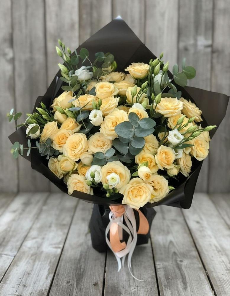 Букет цветов из: Розы и Лизиантусы в Родниках Московской области