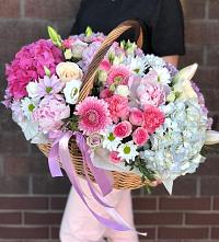 Композиция солнечный день в Родниках Московской области Цветочная композиция из Розы, Хризантемы, Пионы и Лизиантусы в корзине в Родниках Московской области