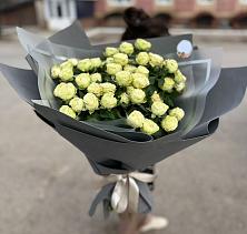 Букет Белые кустовые розы Солинеро в Родниках Московской области