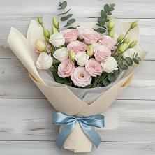 Букет цветов из:  Лизиантусы в Родниках Московской области