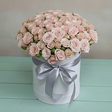 Цветочная композиция из Розы в шляпной коробке в Родниках Московской области