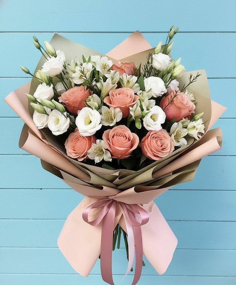 Букет цветов из: Розы, Альстромерии и Лизиантусы в Родниках Московской области