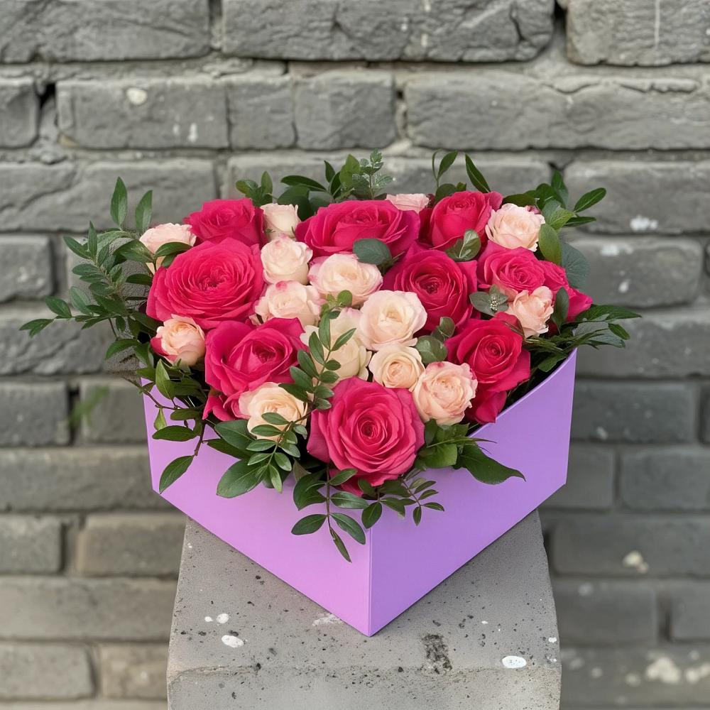 Цветочная композиция из Розы в коробке в Родниках Московской области