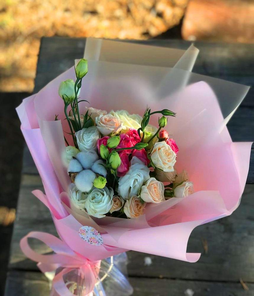 Букет цветов из: Розы и Лизиантусы в Родниках Московской области