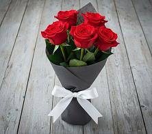 Букет 5 Красных роз Эдлесс Лав в Родниках Московской области