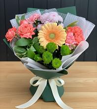 Букет цветов из:  Гвоздики, Розы, Герберы и Хризантемы в Родниках Московской области