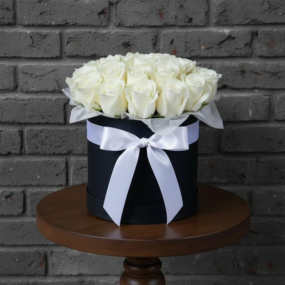 Цветочная композиция из Розы в шляпной коробке в Родниках Московской области